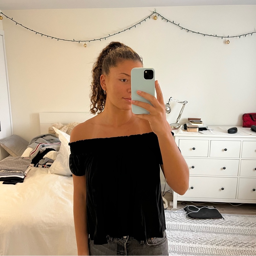 Black top no shoulders